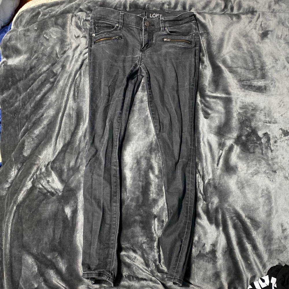 grey skinny jeans